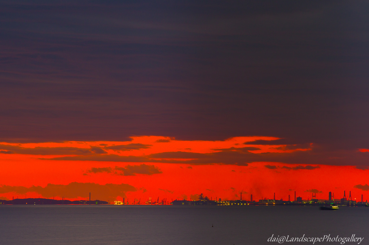 東京湾 夕暮れの蜃気楼（千葉県千葉市美浜区豊砂）: LandscapePhotoGallery