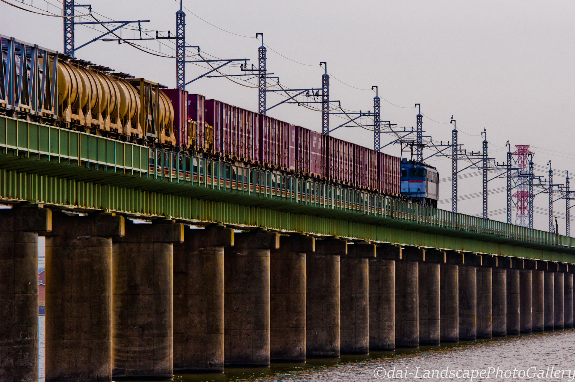 北浦橋梁をゆく貨物列車 茨城県鹿嶋市大船津 Landscapephotogallery