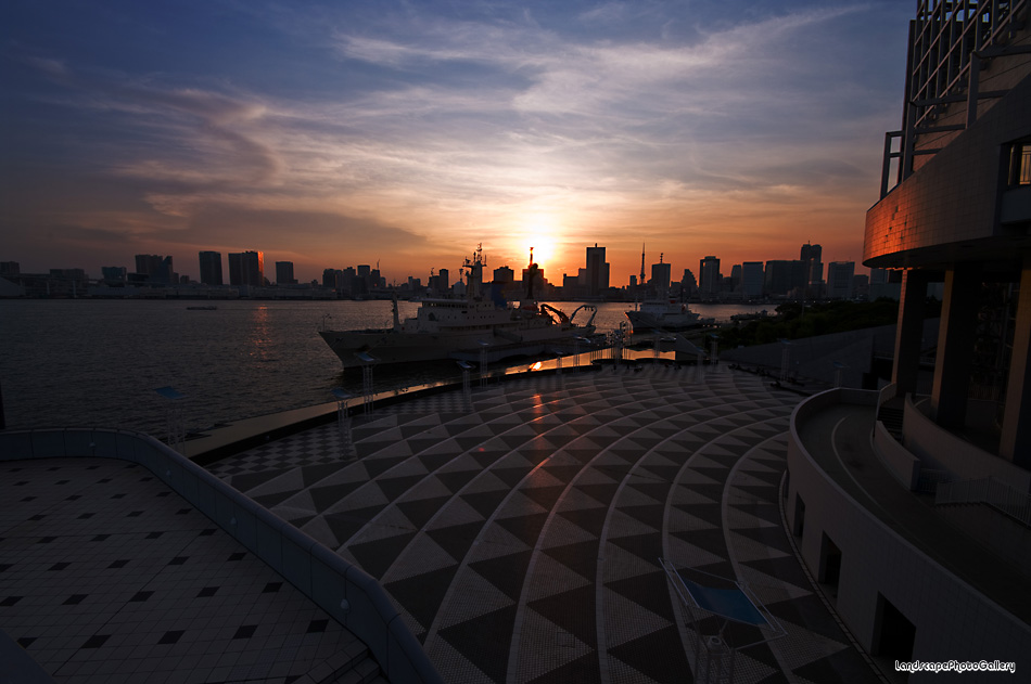 晴海客船ターミナル夕景