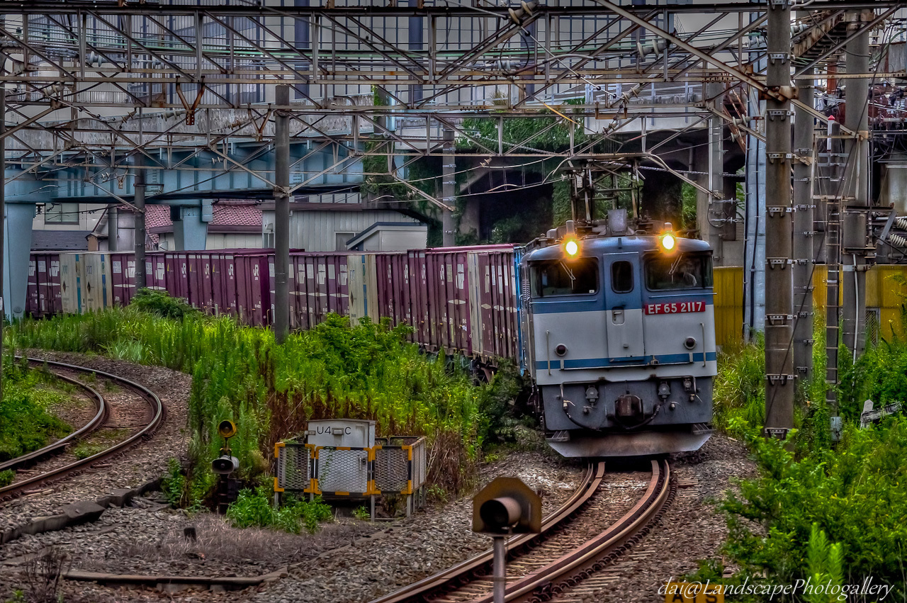 浜川崎駅 早朝の貨物列車【HDRi】