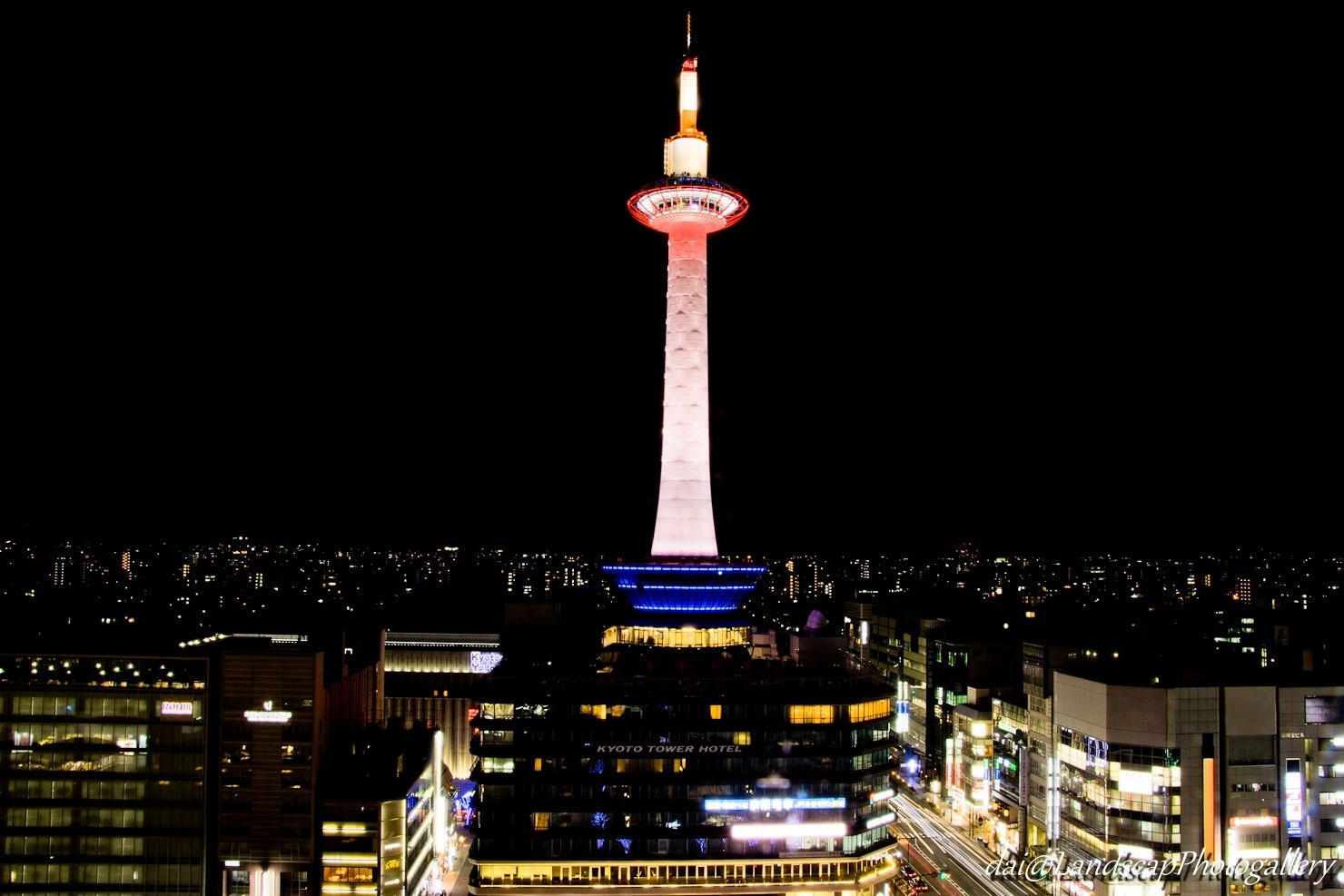 夜の京都タワー