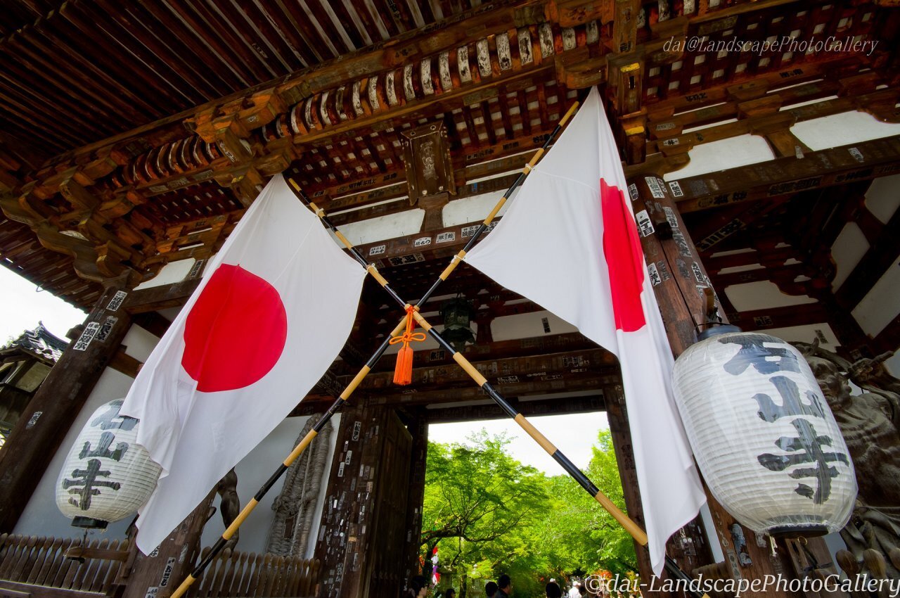 春の石山寺