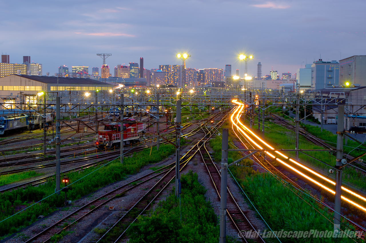 東京貨物ターミナル駅夕夜景