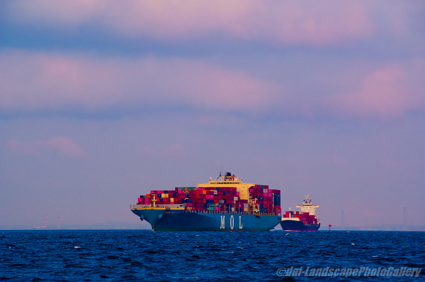 MOL MAESTRO 東京港入港風景
