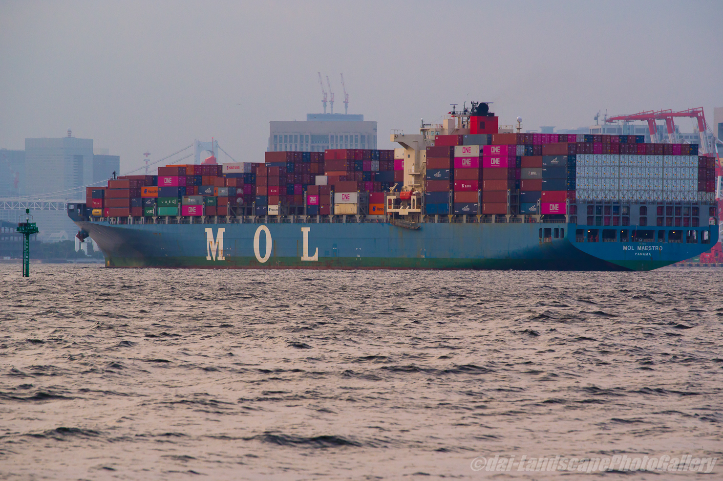 MOL MAESTRO 東京港入港風景