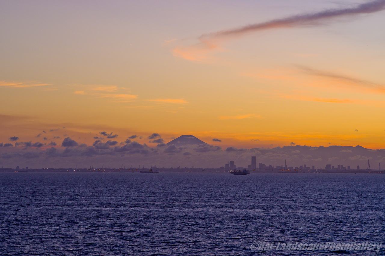 海ほたるからの富士夕景