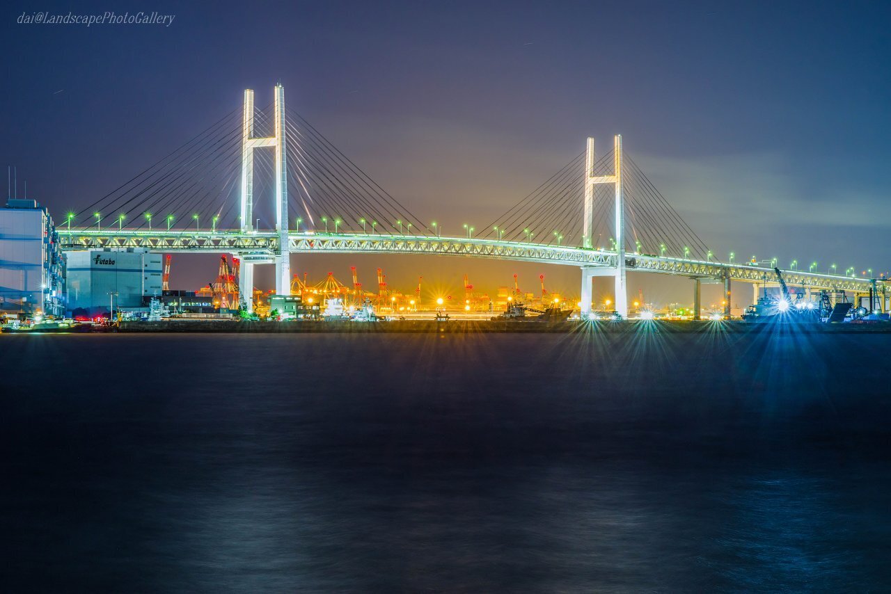 横浜ベイブリッジの夜景’